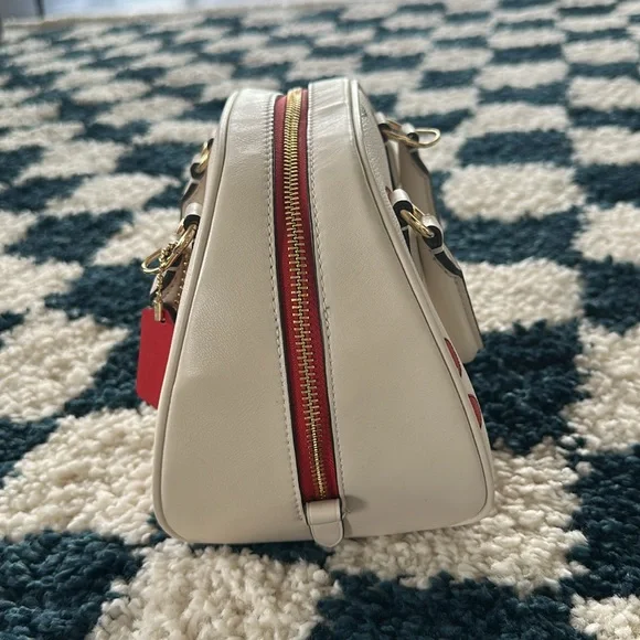 Coach Cherry Bag. - Picture 5 of 8